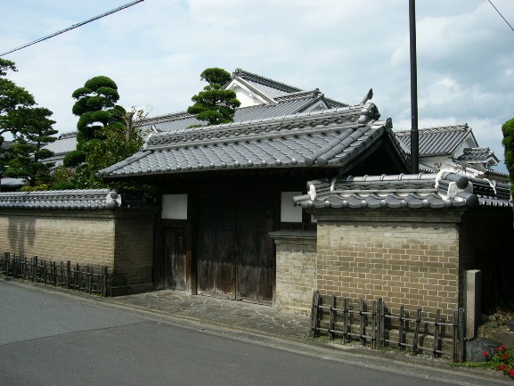 通用門